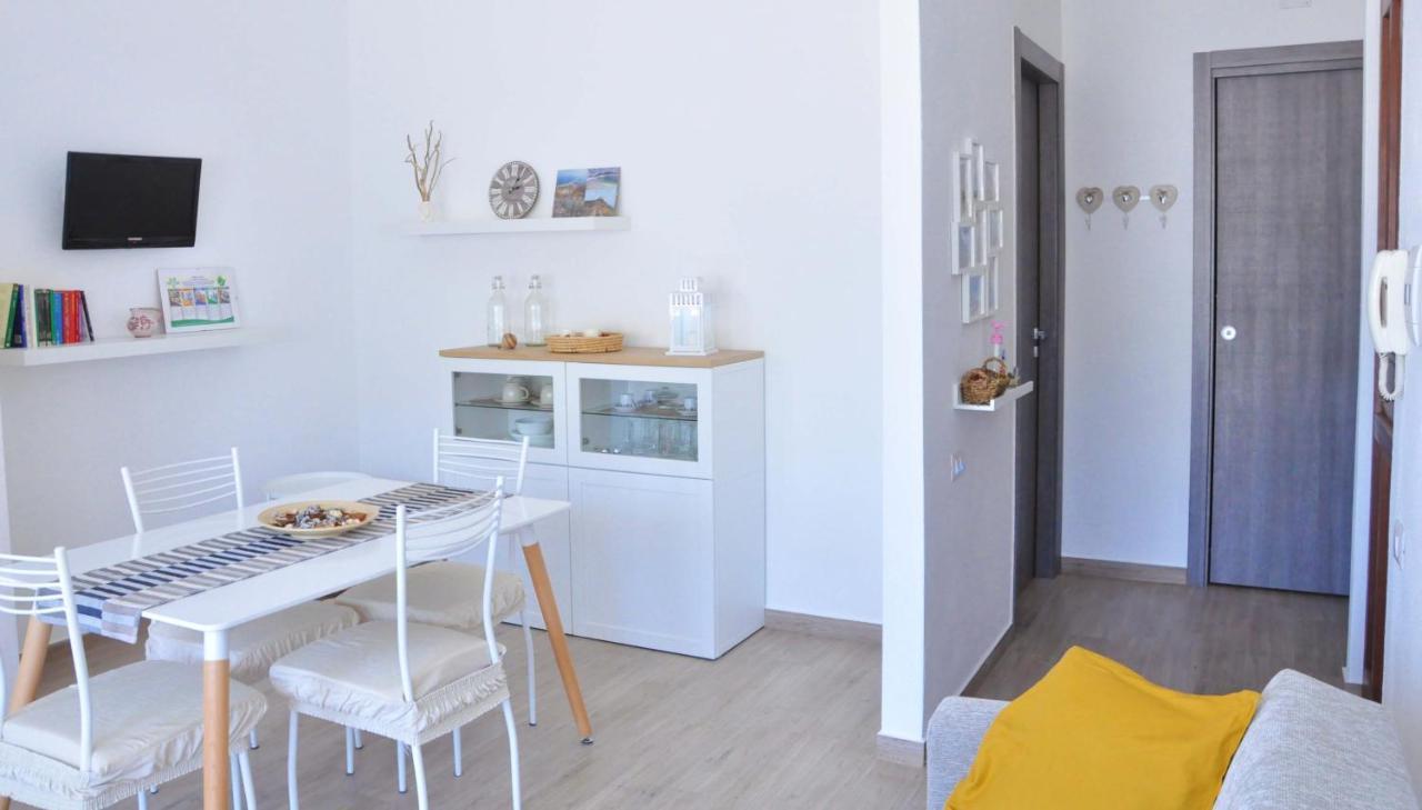 Apartmán Casa Benny Difronte Al Mare Oliveri Exteriér fotografie