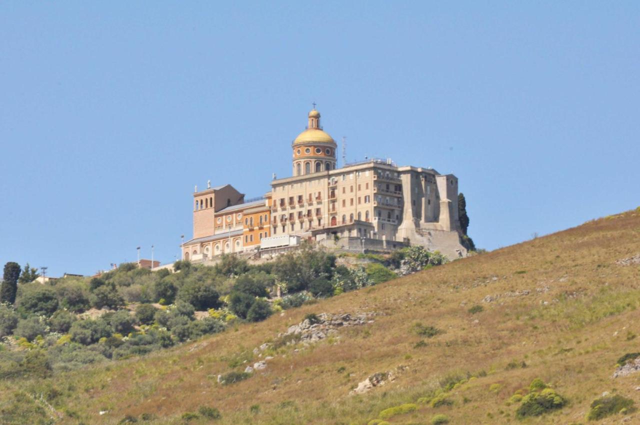 Apartmán Casa Benny Difronte Al Mare Oliveri Exteriér fotografie