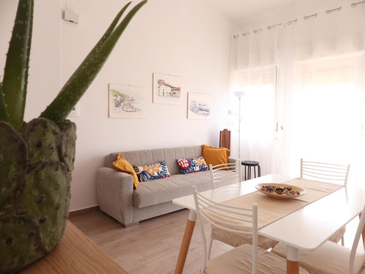 Apartmán Casa Benny Difronte Al Mare Oliveri Exteriér fotografie